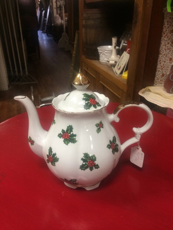 Lefton christmas teapot holly pattern