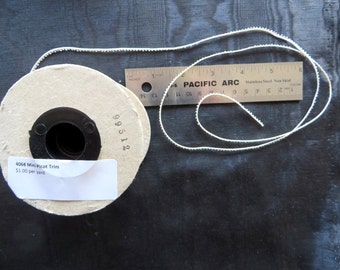 Mini Picot Ivory Trim 4068B