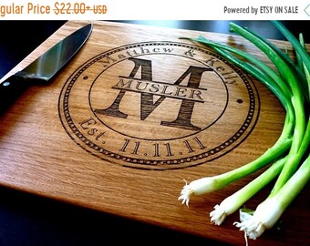 SUMMER SALE - 10% OFF - Personalized Cutting Board, Engraved Cutting Board, Personalized Wedding Gift, Wedding Gift, Housewarming Gift, Anni