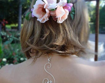 Back metal arabesques jewel