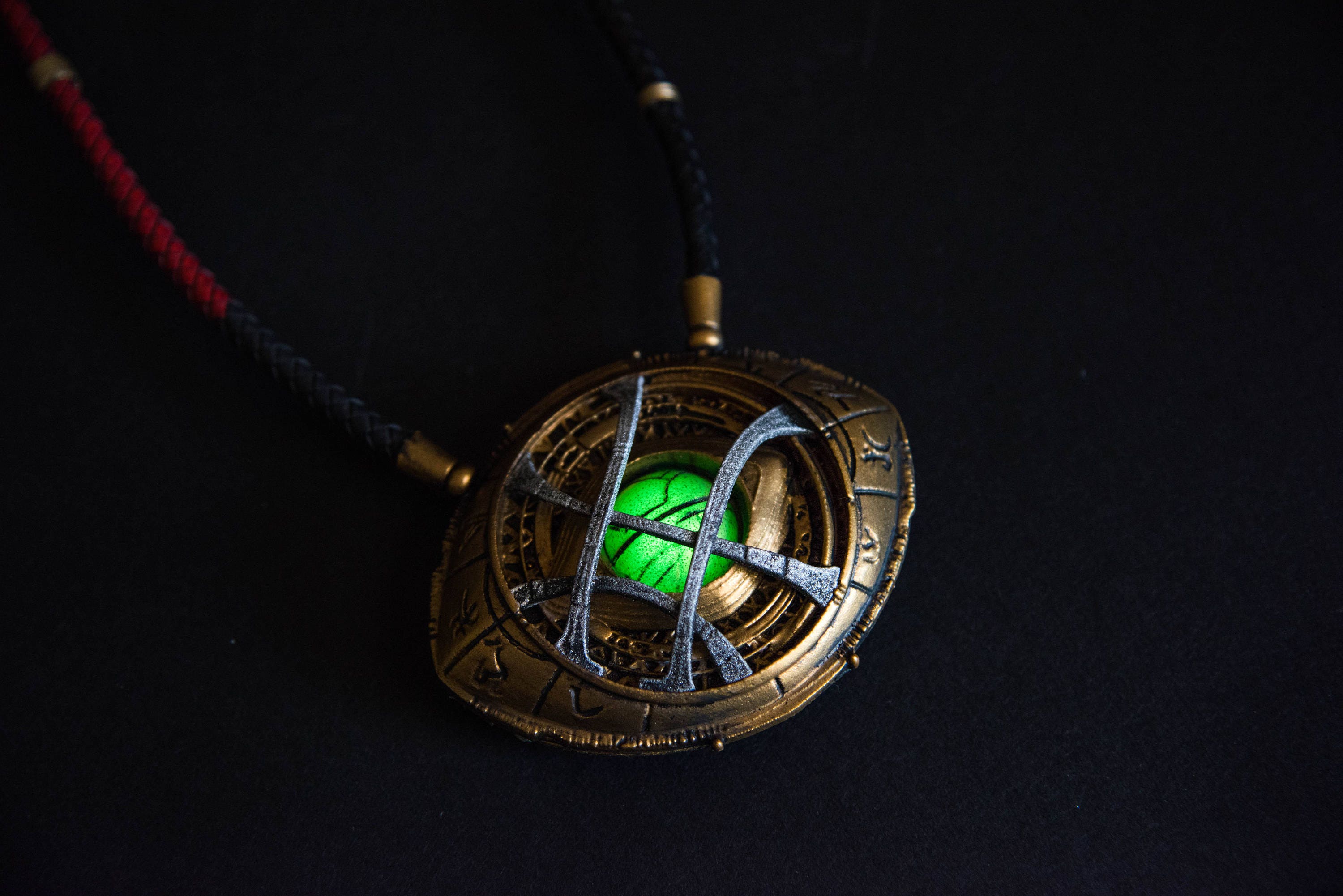 doctor strange marvel legends series eye of agamotto electronic talisman prop replica