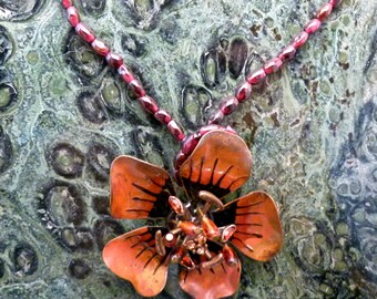 Stunning Enameled Vintage Flower Necklace, N0071