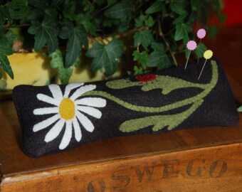 Primitive Daisy Ladybug Pincushion