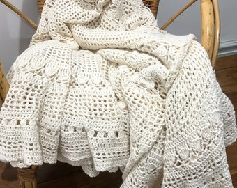 Lovely Crochet Throw / Tablecloth