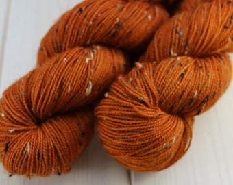 Hand - dyed skeins Fingering - superwash Merino Wool and Nylon NEP. - 100 g / 400 m - pumpkin