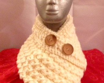 Cowl in Cream Chunky, Cable Effect