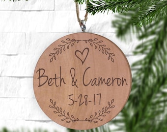 Wreath with Names Ornament, Personalized Ornament, Engraved Wooden Gift Tag, Engraved Wooden Christmas Ornament