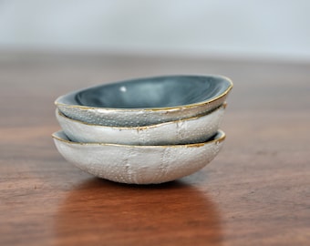Sea Urchin Ceramic Bowl - Gray Gold Ring Dish, Salt Dish, pinch bowl, Small Ceramic Bowl, Gift for her, Foodie Gift, Mom Gift