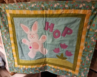 Easter wall hanging. Spring cheer.