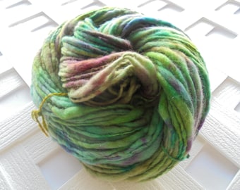 ARWEN Thick and Thin Handspun Yarn, Worsted-Weight Yarn, Worsted Handspun, Merino Yarn, Soft Artisan Yarn, Art Yarn, Knitting Yarn, Weaving