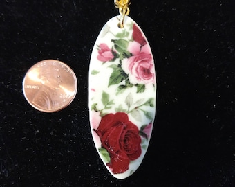 Oval floral pendant