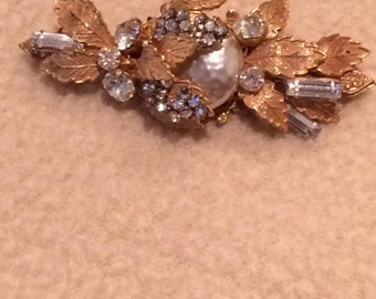 Miriam Haskell vintage signed faux pearl gold tone brooch