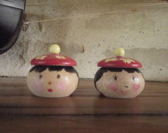 Red hoods, teeth, twins gift boxes