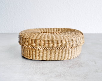 Lidded Bear Grass / Sweet Grass Basket / Cottage / Country / Farmhouse / Eclectic / Boho Decor / Storage