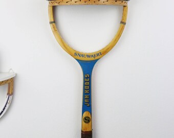 Home match, original wooden tennis racket as wall, Uniktat