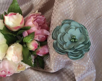 Flower 11 cm in satin with pearls