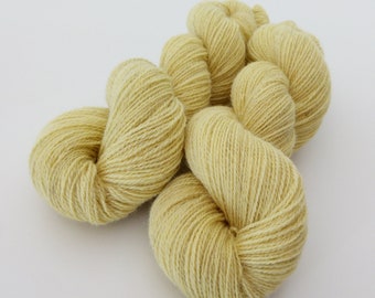 Natural dyed with goldenrod flowers and leaves in 2017. Fabulous Four base (Masham, BFL, alpaca and Romney) woollen spun in Yorkshire