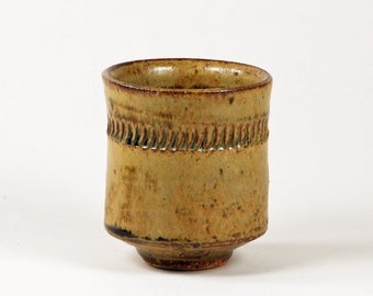 Ceramic cup (yunomi) with ash glaze