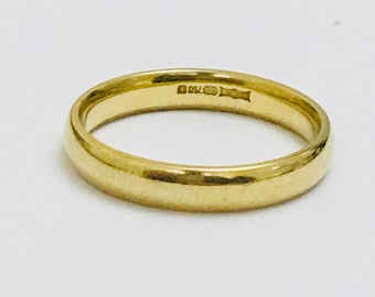 Quality vintage 18ct yellow gold wedding ring - fully hallmarked