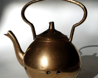 Miniature Brass Kettle, Vintage Decorative Miniature Brass Kettle, Mid Century Miniature Brass Kettle, Vintage Home Brass Accents