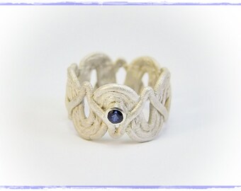 Lacering 3 with blue sapphire