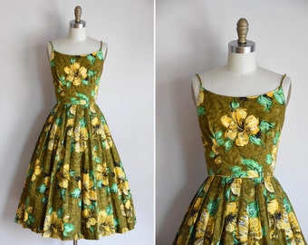 50s Sunshine on the Reef dress/ vintage 1950s floral cotton sundress/ vintage Hawaiian full skirt dress