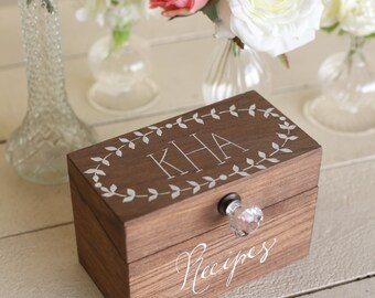Personalized Wood Recipe Box with faux glass knob Monogrammed Bridal Shower Gift (Item number MMHDSR10022)