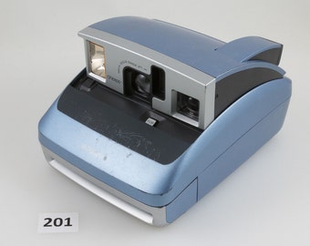 Vintage Polaroid One 600 Blue Instant Camera Pop up lens and eyepiece, Tested and film is advanced