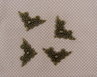 Four corners, metal embellishment scrapbooking