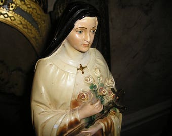 Vintage Roses Adorned St.Terese/The Little Flower of Lisieux 16" Church Statue w/Stand&Glass Dome.Rare depiction.