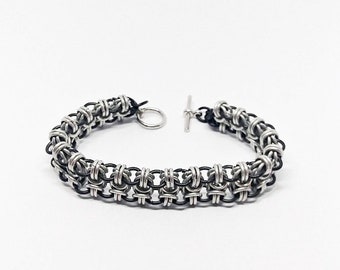 Black and silver Chainmaille Bracelet (Byzybees)