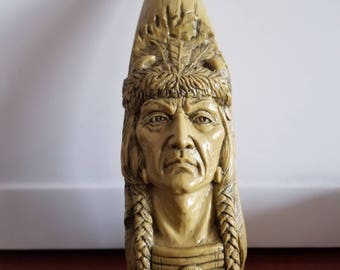 Vintage Carvings figurine / Table decoration