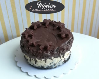 Miniature cake, 1:12 scale