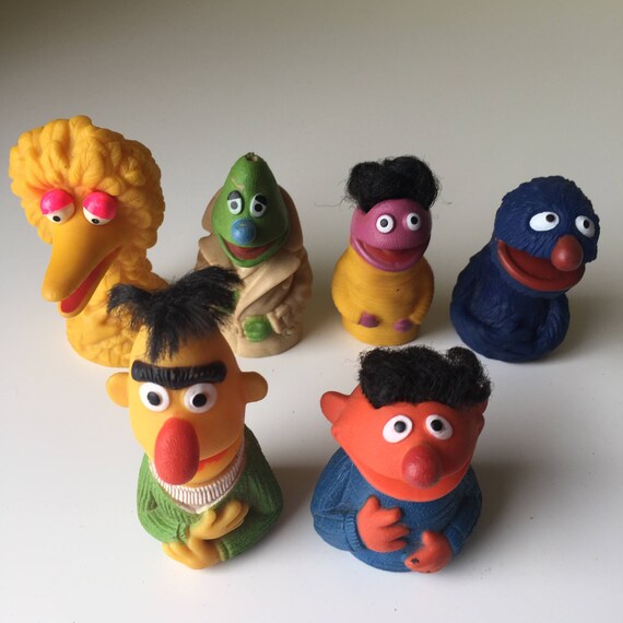 Vintage Sesame Street rubber/vinyl finger puppets Oscar Big