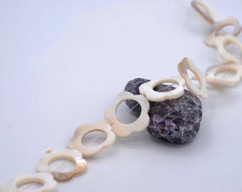 30mm Flower Shape White Mother of Pearl bead, approx. 16 pcs per strand