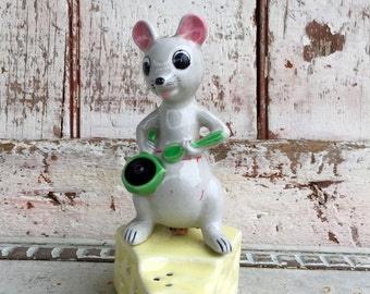Mouse and cheese salt and pepper shaker vintage ceramic mice and cheese shakers