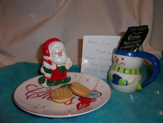 Santa Cookie Plate, cookies for santa, handpainted santa on cookie plate, gift, Christmas, , traditional gift, gift for kids of all ages!