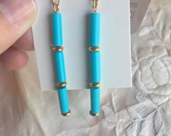 NIB Vintage Avon Color Play Earrings, Turquoise color, 1986