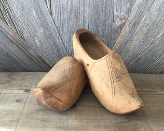 Vintage Wooden Shoes {Dutch Wooden Clogs Dutch woodburn Pattern} Tulip Time Holland Souvenir Kids Size 12.5 Wall Hanging, DIY Raw Pair Shoes