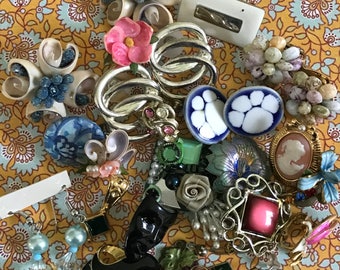 Vintage Lot Costume Jewelry Destash Earrings 26 Earrings Singles Pairs Clip On Pierced Screw Back Repurpose Supply Crafting Supply