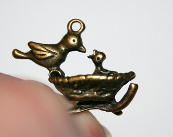 4 - 3D Antique Bronze Mama and Baby Bird in Nest Charms/Pendants B-022