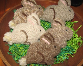 Primitive Hooked Rug Medium Bunny Rabbit , Folk Art