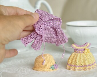Hand knitting: Coat for Lati White SP (12 cm)