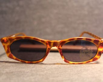 Vintage YAFONG Cat Eye Sunglasses