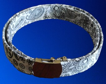 100 % Paisley Bandana cousu autour de la ceinture de toile