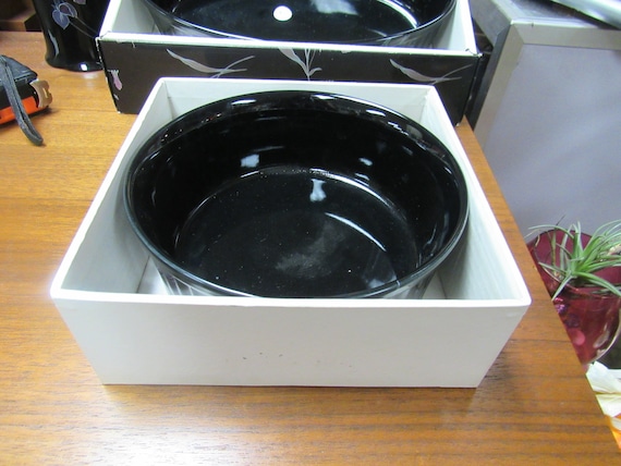 Mikasa Tango round souffle in original box