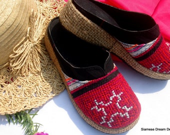 Girls Clogs in Bright Fucshia Hmong Embroidery, Size US 4
