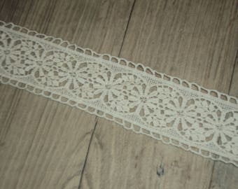 LACE ECRU FLORAL 82 CM
