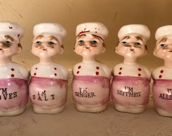 Rare Vintage (5) Piece Chef Figural Ceramic Spice Shaker Set Shaped Like Chefs Cooks