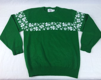 Adult M Green Sweater Shamrock 4 leaf clover st patricks day